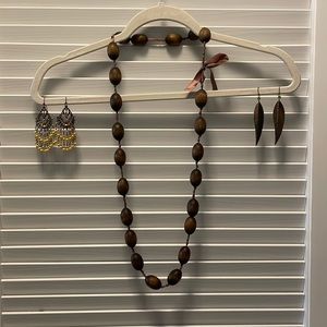 Vintage Réal Wood Bead Necklace- earrings are in another listing !